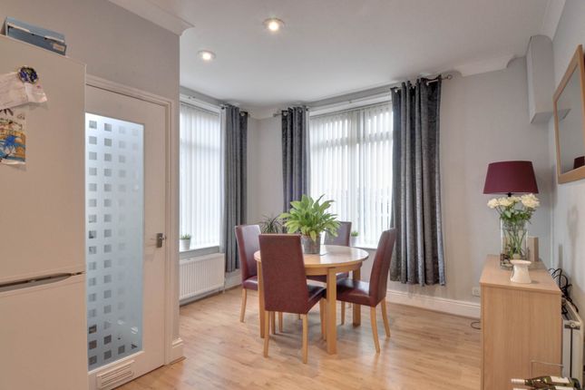 Flat for sale in Reading Road, Henley-On-Thames