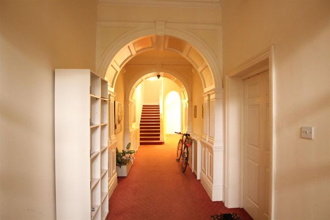 Flat 3, 64A Clarendon Park Road, Leicester photo 4