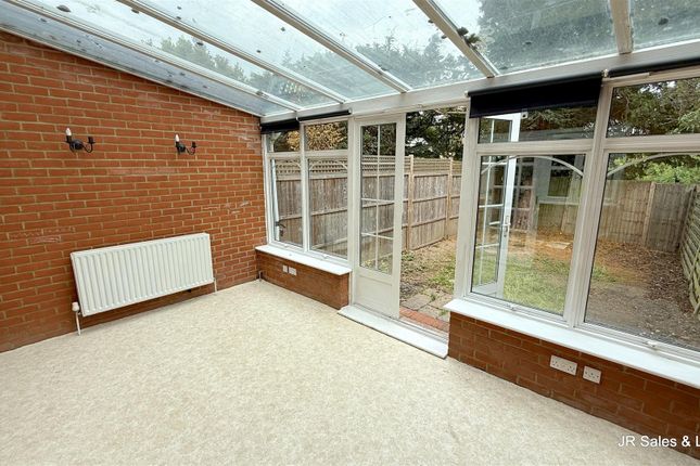 24, Tolmers Road, Cuffley Potters Bar photo 3