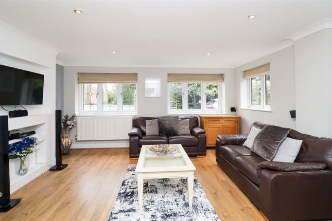 93, Reading Road South, Fleet photo 4