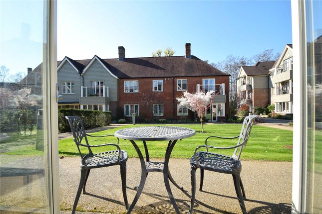 34 Oakleigh Square,, Hammond Way, Hampshire photo 2