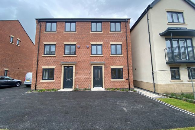 Thumbnail Property to rent in The Avenue, Corby