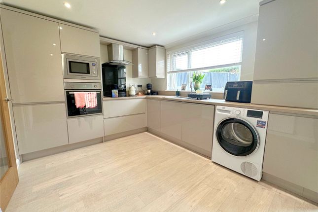 18, Finch Close, Pembrokeshire photo 4