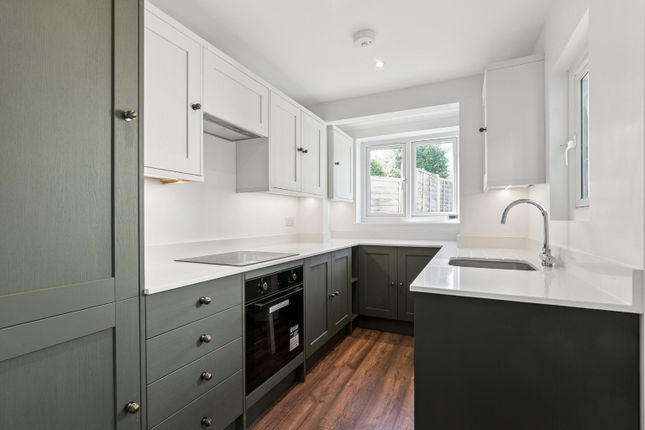 14 Oughton Head Way, Hitchin, Hertfordshire photo 2