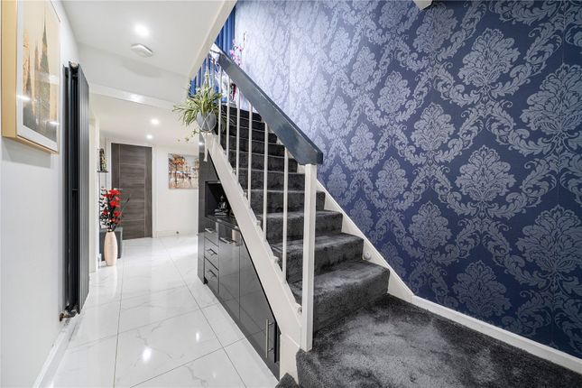 1, Arden Close, Bracknell photo 3