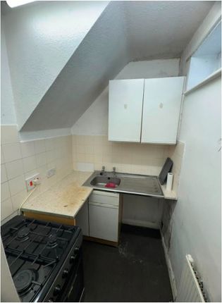 5, Pollard Street, Huddersfield photo 5