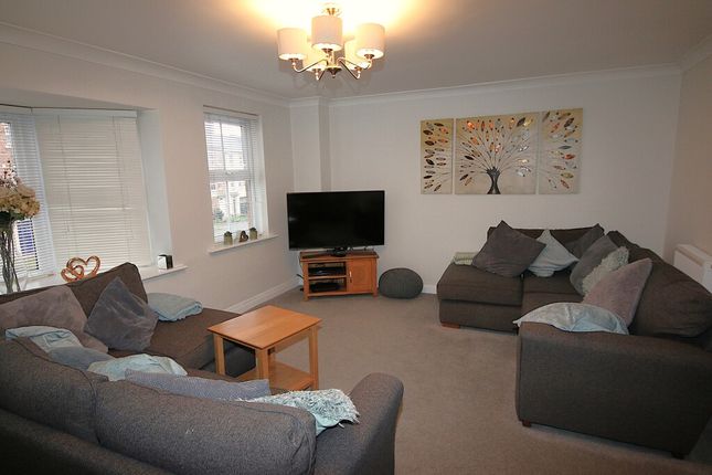 10, Kirkwood Drive, Durham photo 2