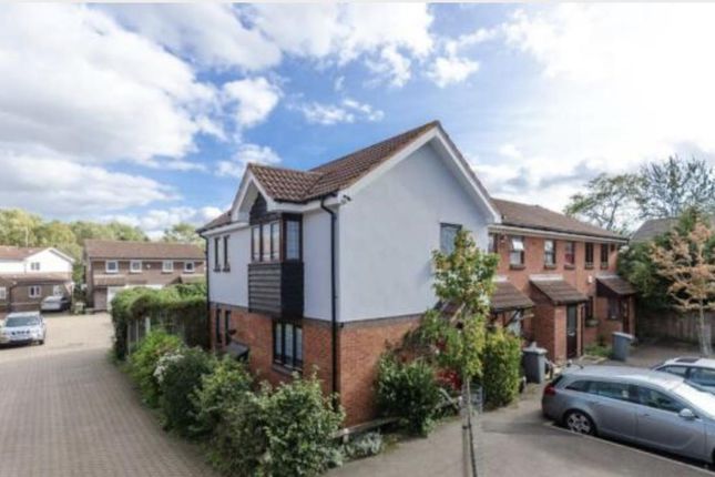 Property to rent in Hickman Close, London