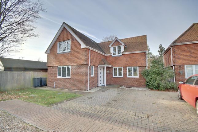 Detached house for sale in Hart Plain Avenue, Cowplain, Waterlooville