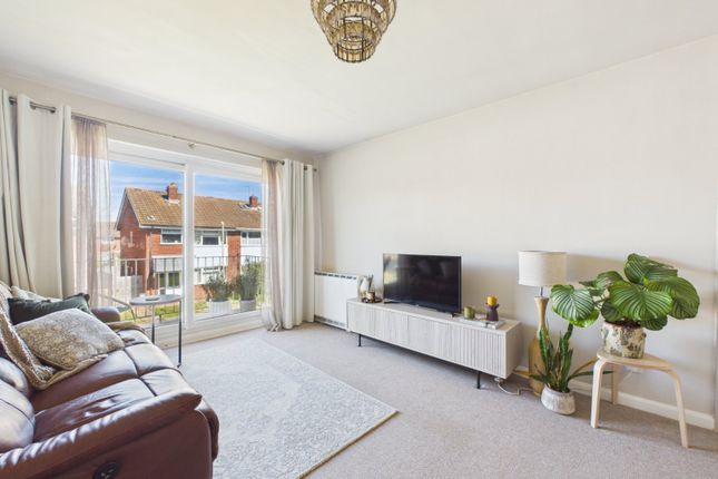 4, Malet Close, Gloucester photo 4