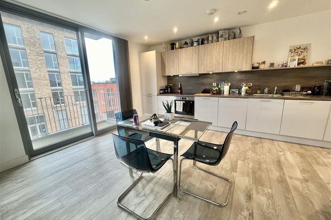 Flat to rent in Quay Place, Nottingham
