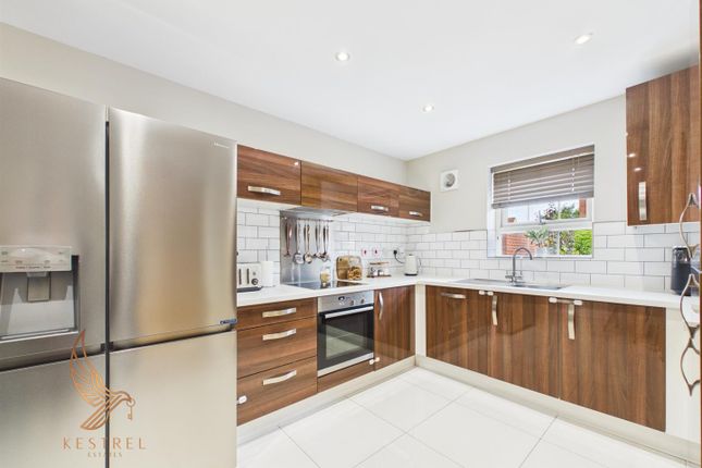 7, Thornlow Close, Pontefract photo 4