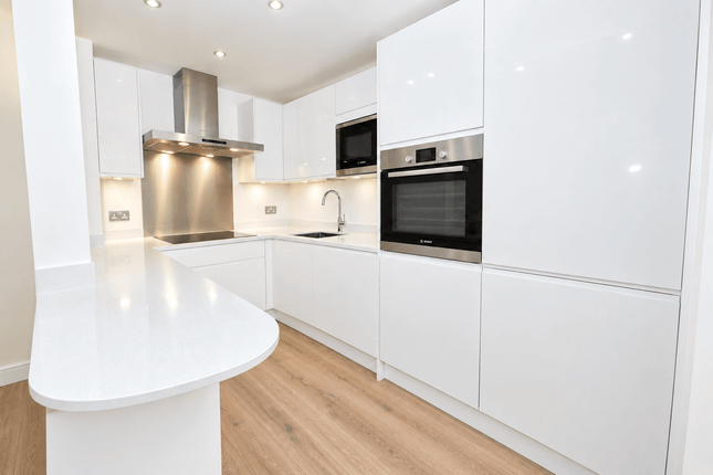 Flat 2 High Beech, Eversley Park Road, London photo 4