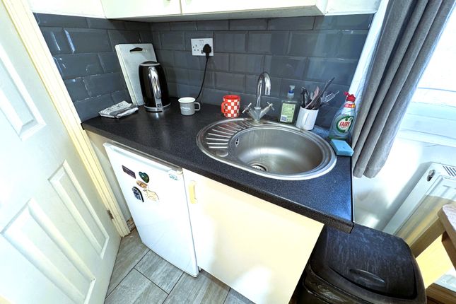 31, Windsor Road, Ilford photo 4