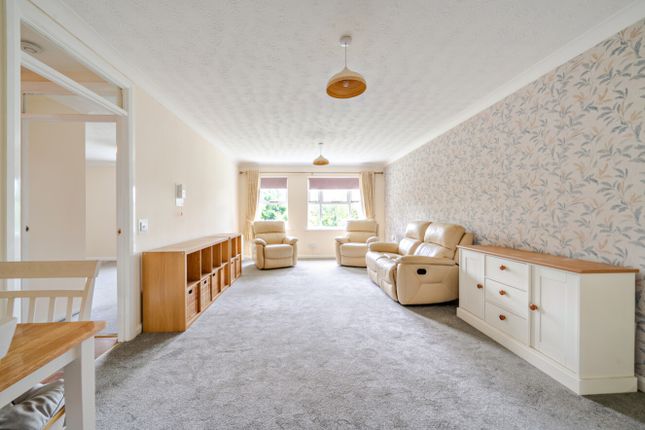 40, Arnoldfield Court, Grantham photo 3