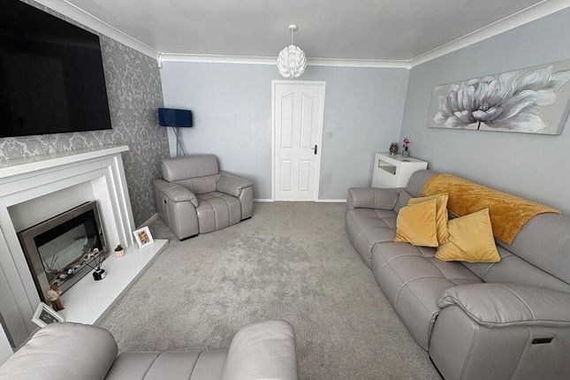 36, Meadow Way, Cannock photo 4
