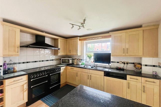 15, Arbery Way, Reading photo 4
