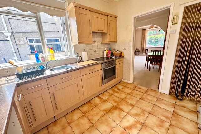 31 Rochdale Terrace, Pontypool photo 3