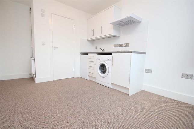 Studio to rent in Albany Road, Old Windsor