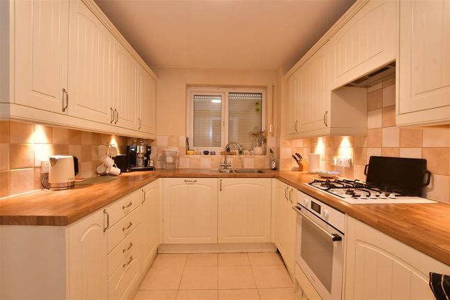 Weald Hall Lane, Thornwood photo 3