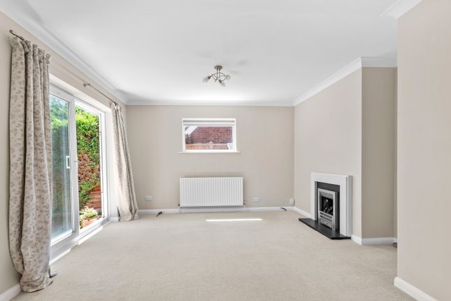 4, Chessfield Park, Little Chalfont photo 2