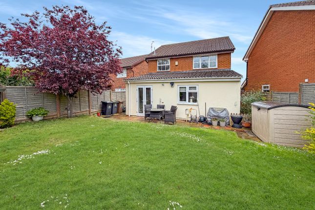 11, Ames Close, Luton photo 2