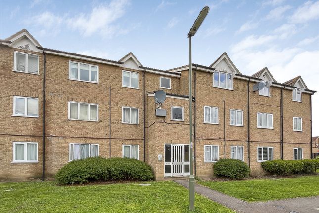 Thumbnail Flat to rent in Seymour Way, Sunbury-On-Thames, Surrey