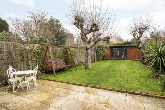 15, Magdalen Road, London photo 2