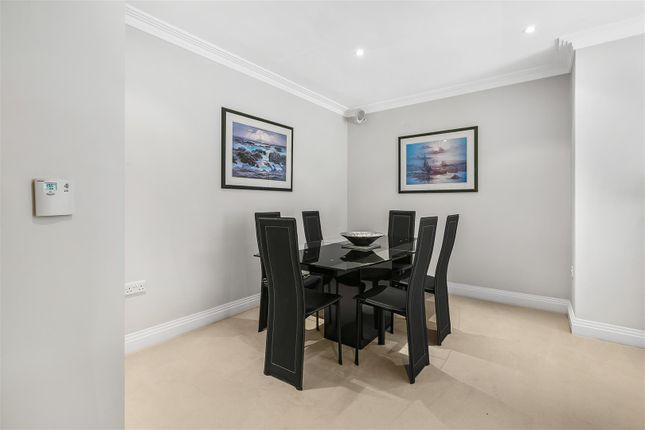 Flat 15, Eastwood, Wall Hall Drive, Aldenham photo 4