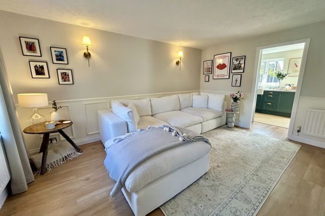 45, Combroke Grove, Warwick photo 3