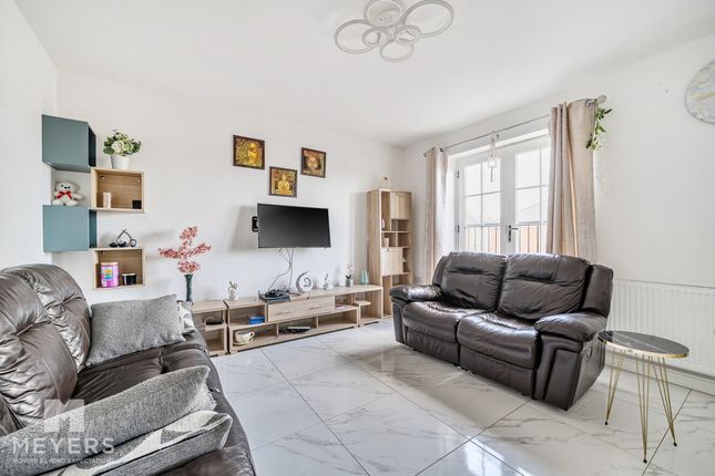 Flat Flat 2, 4 Crown Place, Crown Place, Poundbury photo 2