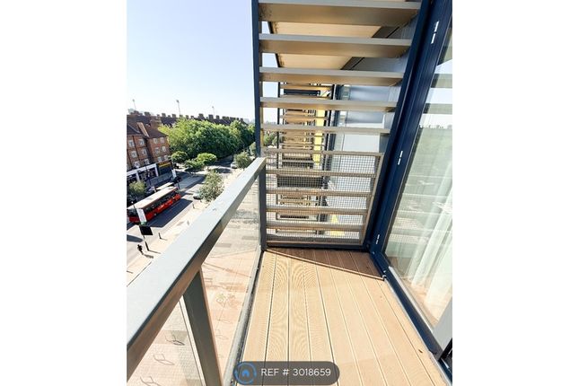 Flat, Cranston Court Bloemfontein Road, London photo 5