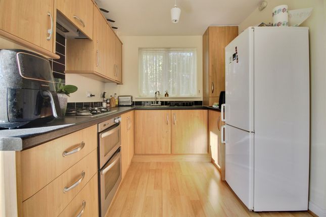 Flat 2, Willow House, 373, Howlands, Welwyn Garden City photo 4