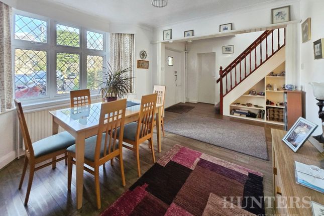 6, Park Close, Carshalton photo 4