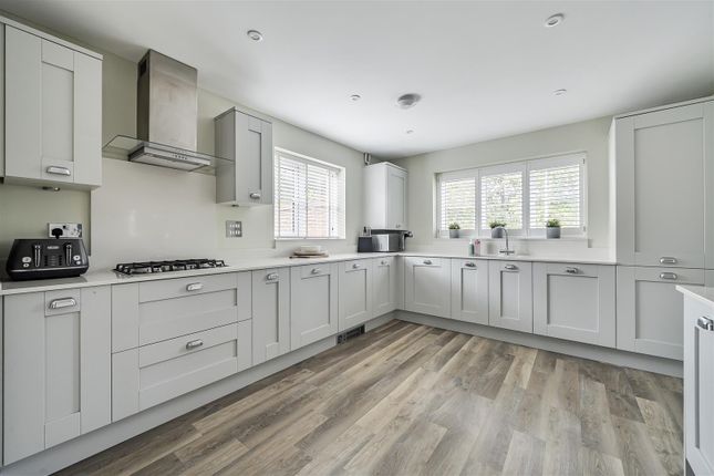 45, Charity Way, Crowthorne photo 2