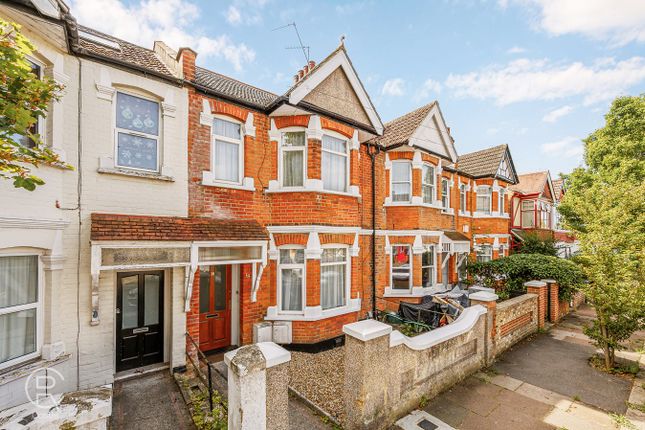 Flat for sale in Milton Road, Hanwell, London