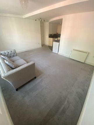 Flat 1 Marks Place, 14-15 Church Lane, London photo 2