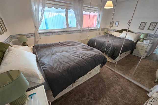 11, Firs Avenue, Great Yarmouth photo 5