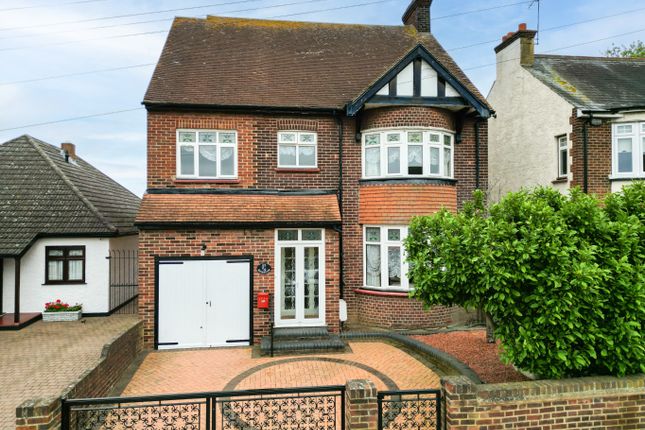 Thumbnail Detached house for sale in Central Avenue, Gravesend