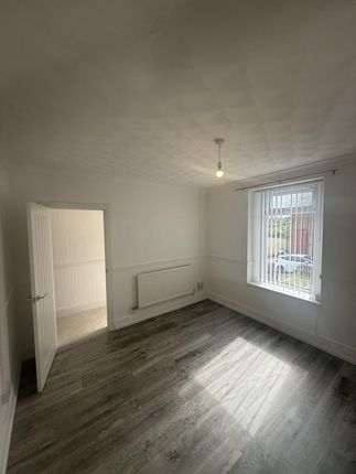 242 Old Road, Briton Ferry photo 4