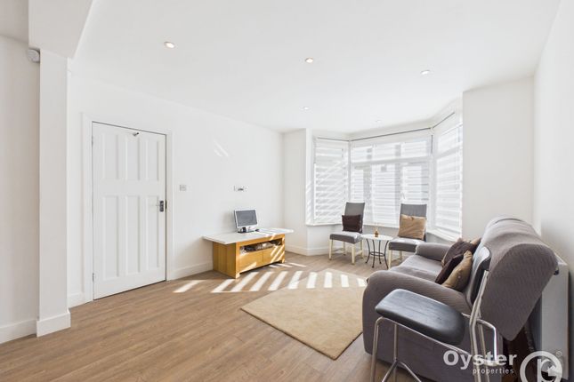 31 Farm Road, Edgware photo 3