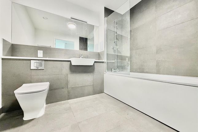 5 New Road, Feltham photo 2