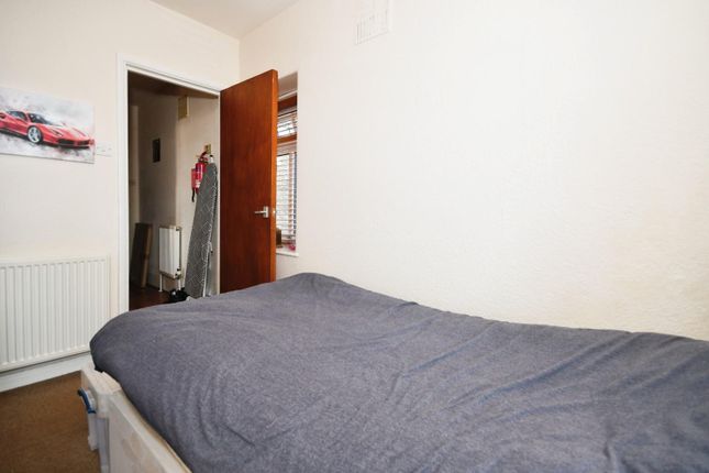 Flat 2 - Bedroom 02.Jpg