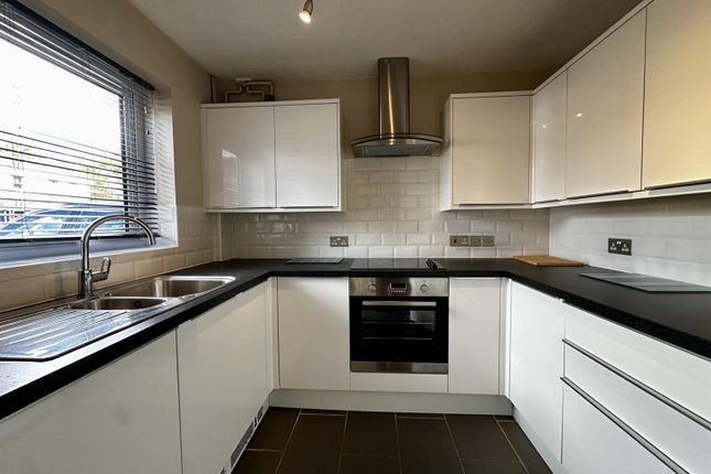 21, Beverley Way, Chippenham photo 2