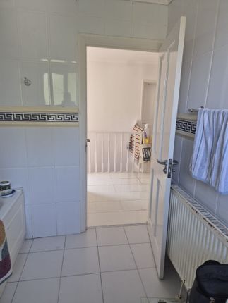 42 Bramley Road, London photo 4