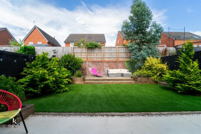 25, Sillavan Close, Swinton photo 4
