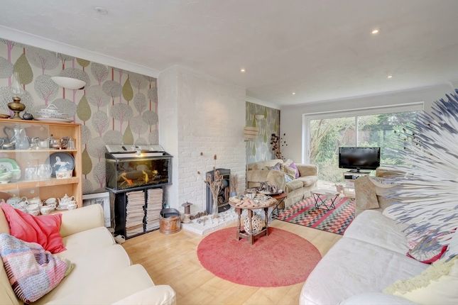 3, Silver Birch Drive, Princes Risborough photo 2