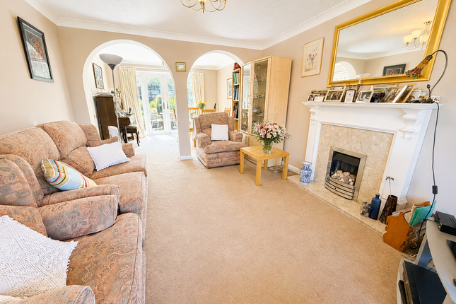 7, Burghley Walk, Brierley Hill photo 3