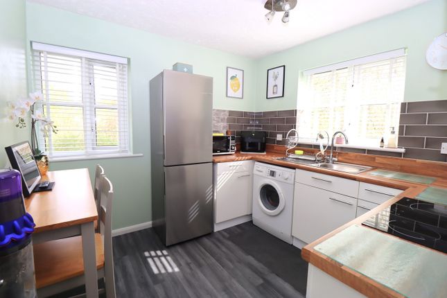 Flat for sale in Collingwood, Farnborough