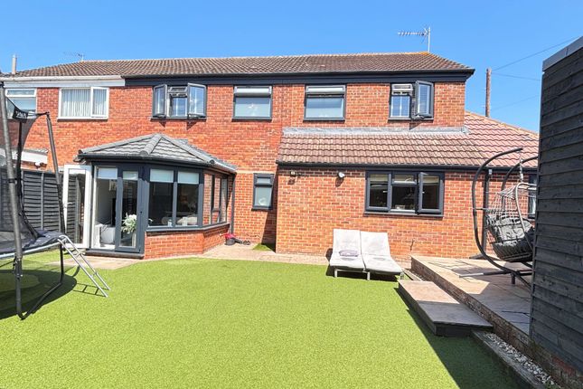 21 The Richmonds, Gloucester photo 3